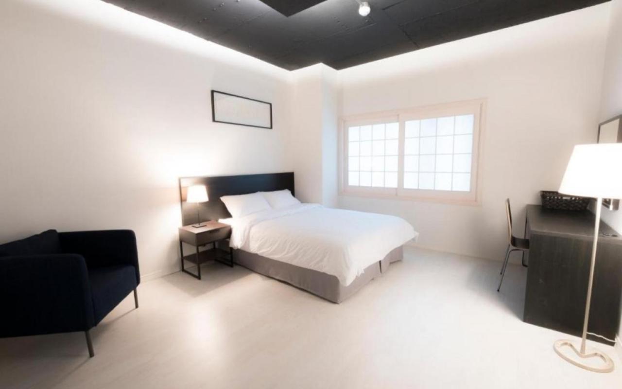 Canvas Black Guesthouse Μπουσάν Εξωτερικό φωτογραφία